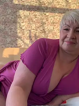 Laura Millf online show from 02/25/25, 02:44