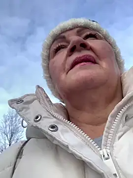 Laura Millf online show from 02/10/26, 12:20