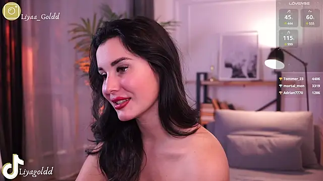 Snapshot of Liya_Gold_ chatting on 12/12/24, 11:36 Liya Gold online show from 12/12/24, 11:36