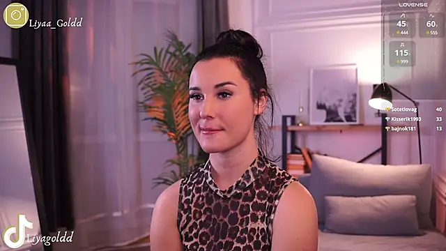 Snapshot of Liya_Gold_ chatting on 12/16/24, 08:26 Liya Gold online show from 12/16/24, 08:26