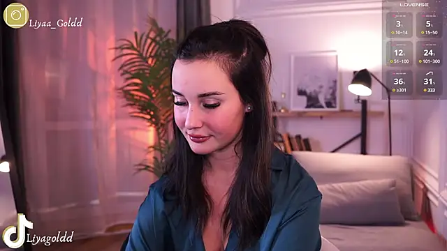 Snapshot of Liya_Gold_ chatting on 12/20/24, 05:51 Liya Gold online show from 12/20/24, 05:51