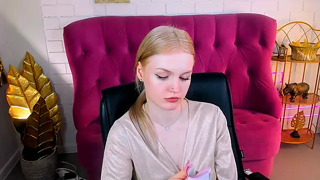 GraceGlamour online show from 01/13/25, 08:37