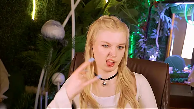 GraceGlamour online show from 03/17/25, 11:42