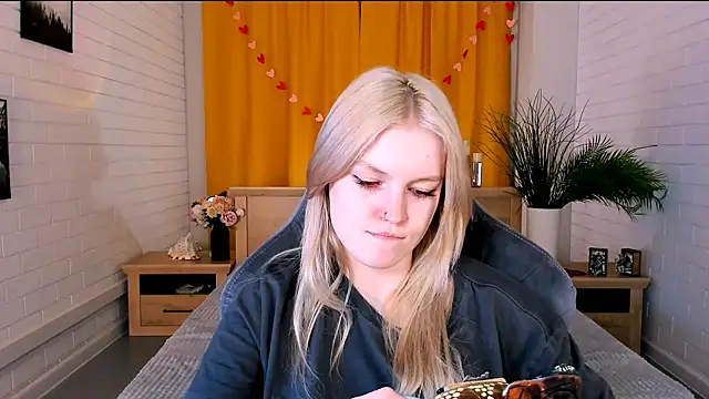 GraceGlamour online show from 03/21/25, 11:22