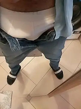 Snapshot of ptrz990 chatting on 11/05/25, 01:55 ptrz990 online show from 11/05/25, 01:55