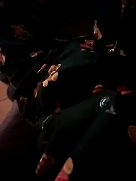 Snapshot of ptrz990 chatting on 11/24/25, 09:36 ptrz990 online show from 11/24/25, 09:36