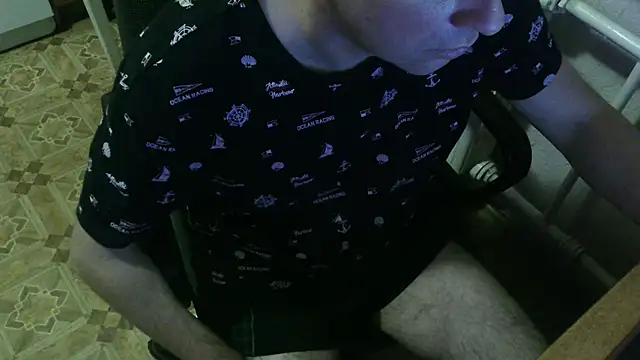 Snapshot of AlDON59 chatting on 02/10/25, 06:56 AlDON59 online show from 02/10/25, 06:56