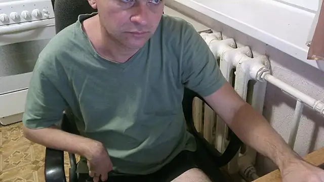 Snapshot of AlDON59 chatting on 09/18/25, 05:59 AlDON59 online show from 09/18/25, 05:59