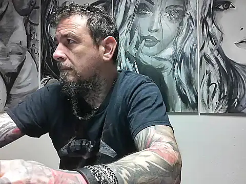 Snapshot of dani4334 chatting on 02/01/25, 08:18 dani4334 online show from 02/01/25, 08:18