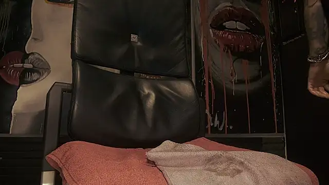 Snapshot of dani4334 chatting on 09/29/25, 07:51 dani4334 online show from 09/29/25, 07:51