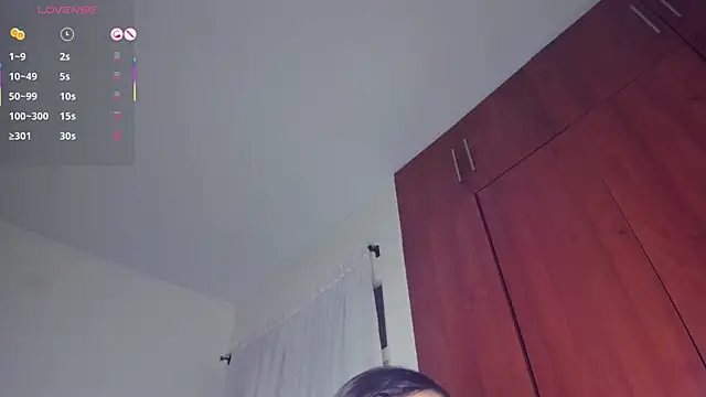 Julie Markk online show from 03/11/25, 02:32