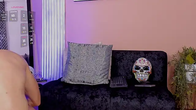 Snapshot of thomas_eliotts chatting on 10/30/25, 07:58 thomas eliotts online show from 10/30/25, 07:58