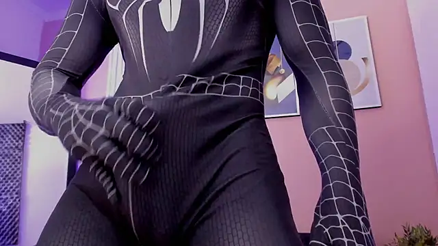 Snapshot of thomas_eliotts chatting on 10/31/25, 08:21 thomas eliotts online show from 10/31/25, 08:21