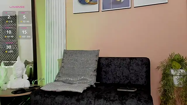 Snapshot of thomas_eliotts chatting on 11/25/25, 07:47 thomas eliotts online show from 11/25/25, 07:47