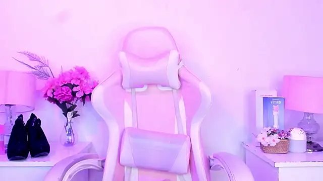 MollyBigBoobs12 online show from 03/12/25, 11:33