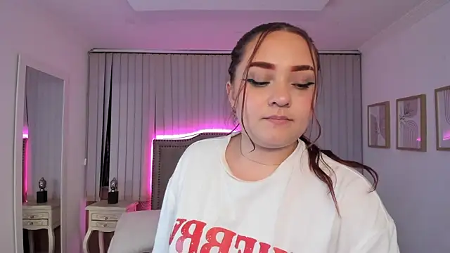 Valentina Se online show from 02/05/25, 09:36