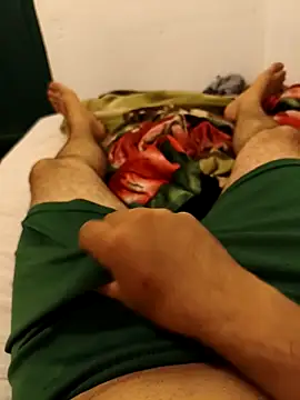 Snapshot of 01kirito chatting on 02/05/26, 08:24 01kirito online show from 02/05/26, 08:24