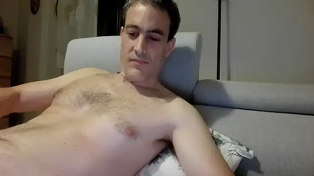 Snapshot of basquehotboy chatting on 05/08/26, 12:16 basquehotboy online show from 05/08/26, 12:16