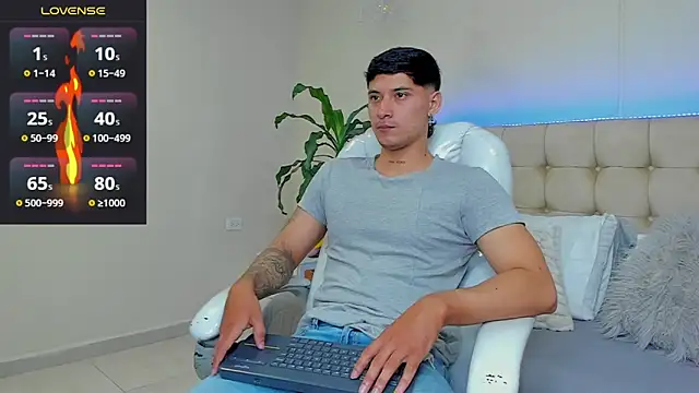 Damian23   online show from 02/01/25, 12:58