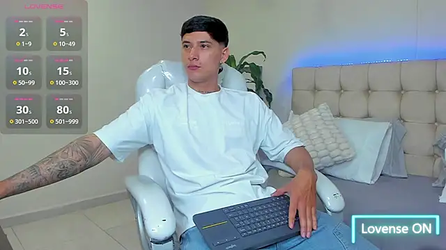 Damian23   online show from 02/02/25, 01:08