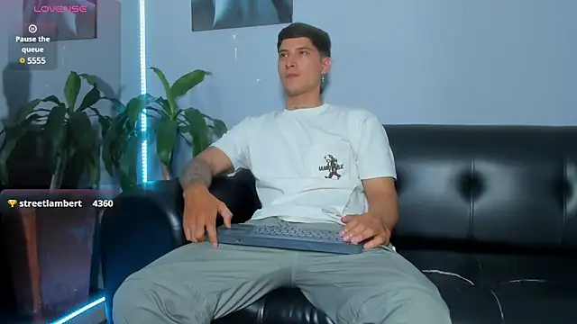 Damian23   online show from 02/08/25, 06:33