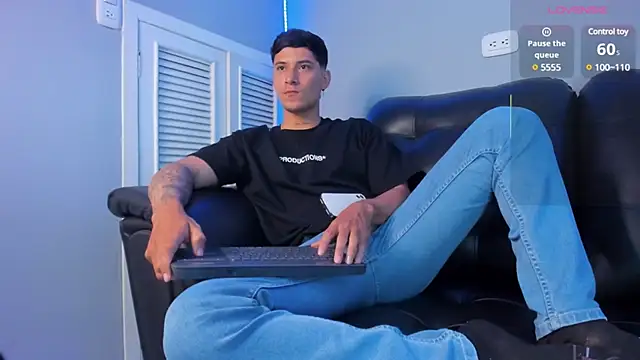 Damian23   online show from 03/21/25, 03:46