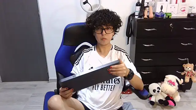 thomascooper7 online show from 09/16/25, 07:15