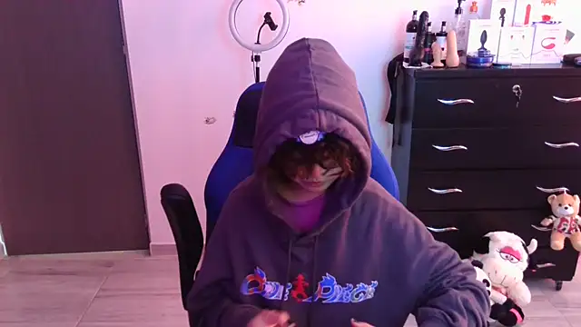 thomascooper7 online show from 11/06/25, 07:37