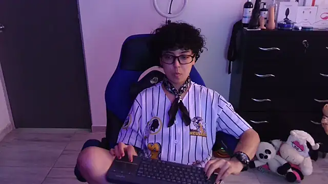 thomascooper7 online show from 02/15/26, 07:21