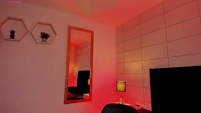 Christine Laam online show from 12/22/25, 12:02