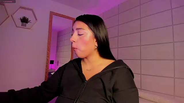 Christine Laam online show from 04/18/26, 12:09