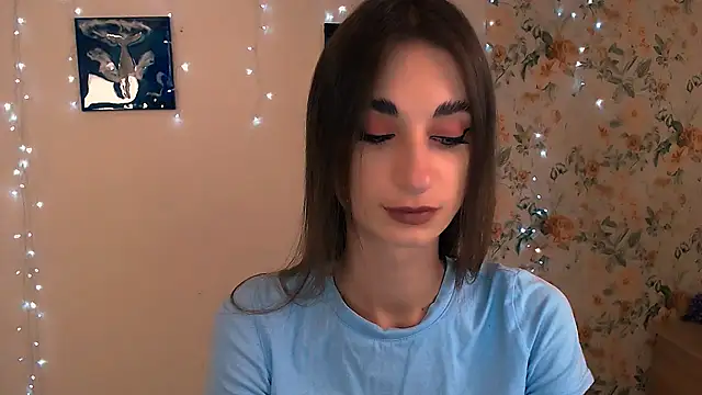 Snapshot of Asia_N_ chatting on 10/28/25, 04:27 Asia N online show from 10/28/25, 04:27