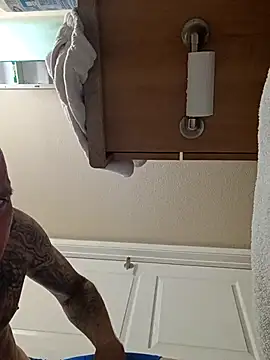 Snapshot of huego79 chatting on 09/30/25, 02:38 huego79 online show from 09/30/25, 02:38