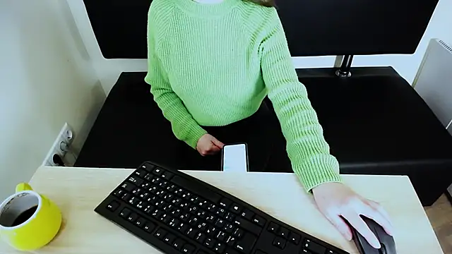 LaimaV  online show from 10/26/25, 09:48