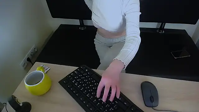 LaimaV  online show from 11/09/25, 09:51