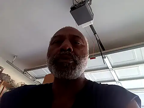 Snapshot of yasohw chatting on 12/16/24, 02:49 yasohw online show from 12/16/24, 02:49