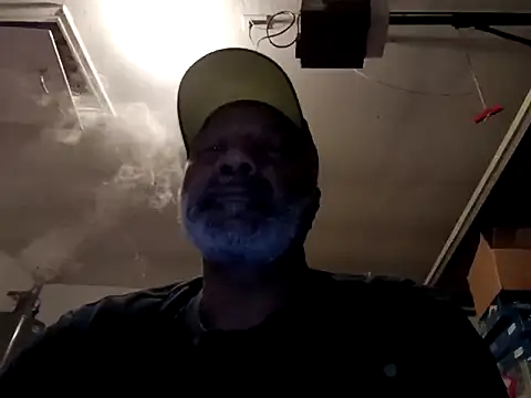 Snapshot of yasohw chatting on 12/18/24, 03:37 yasohw online show from 12/18/24, 03:37