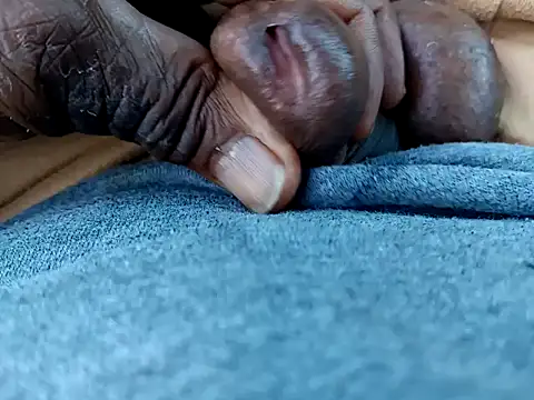 Snapshot of yasohw chatting on 12/29/24, 10:25 yasohw online show from 12/29/24, 10:25