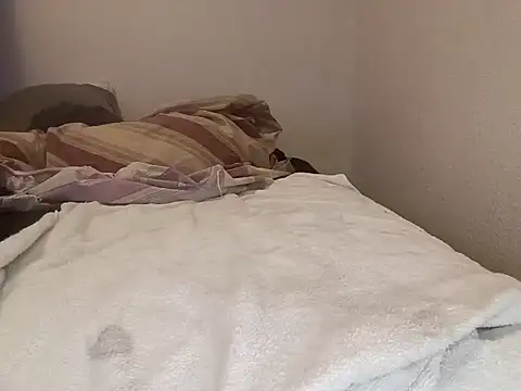 Snapshot of yasohw chatting on 01/01/25, 12:22 yasohw online show from 01/01/25, 12:22