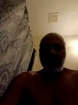 Snapshot of yasohw chatting on 01/12/25, 03:03 yasohw online show from 01/12/25, 03:03