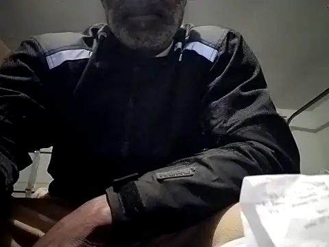 Snapshot of yasohw chatting on 03/21/25, 03:02 yasohw online show from 03/21/25, 03:02