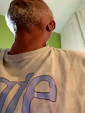 Snapshot of yasohw chatting on 11/21/25, 02:38 yasohw online show from 11/21/25, 02:38