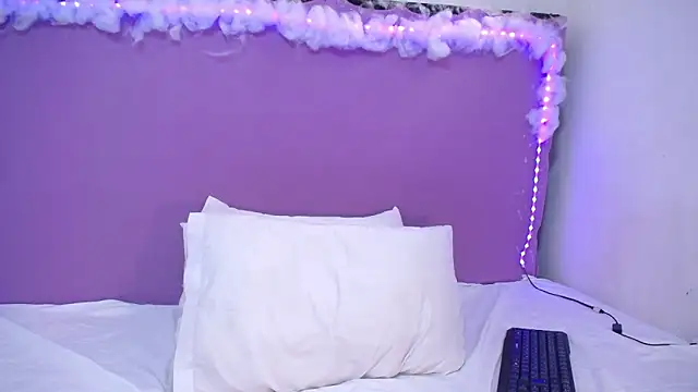 Snapshot of Amberhernandez chatting on 03/09/25, 06:32 Amberhernandez online show from 03/09/25, 06:32