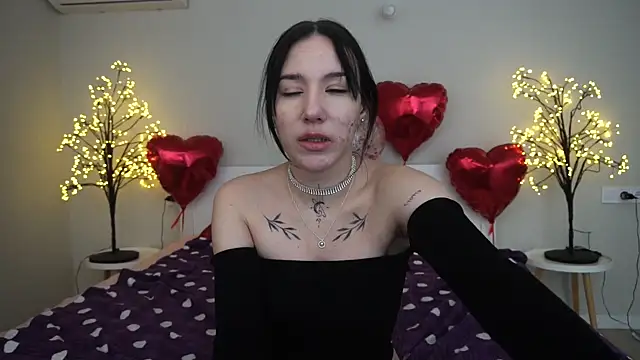 NikkiGoldSide online show from 02/26/25, 08:22