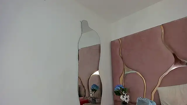 Snapshot of Sofia-candyht chatting on 02/22/26, 09:13 Sofia-candyht online show from 02/22/26, 09:13