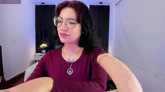 Snapshot of Gianna_foxy chatting on 03/12/25, 05:24 Gianna foxy online show from 03/12/25, 05:24