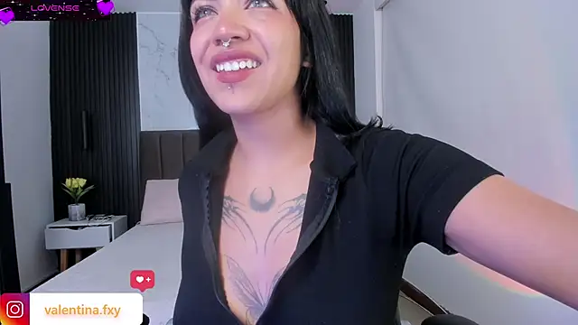 Snapshot of Gianna_foxy chatting on 10/28/25, 05:00 Gianna foxy online show from 10/28/25, 05:00