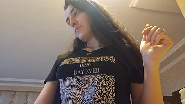 AlejandraDelaney online show from 11/04/25, 12:15