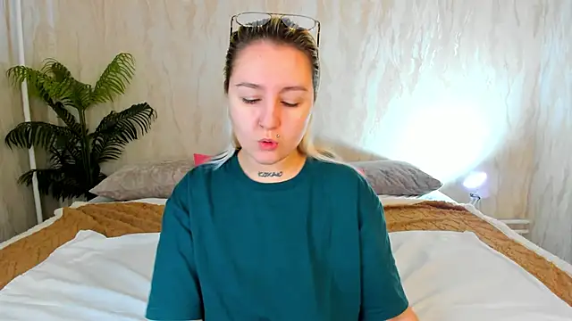 Debbie Taylor online show from 10/13/25, 05:02