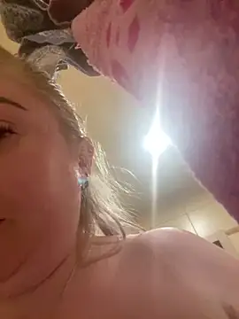 Snapshot of BrigitDani_ chatting on 02/06/25, 01:43 BrigitDani online show from 02/06/25, 01:43